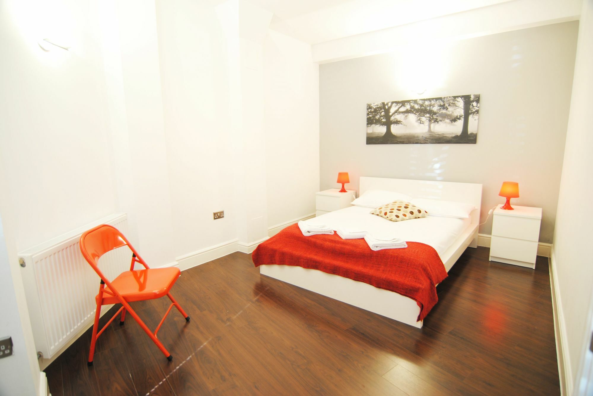 Aparts - Euston Apartment